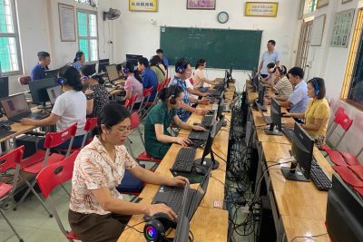 Giáo viên trường THCS Hải Phương tham gia khảo sát tiếng Anh giáo viên