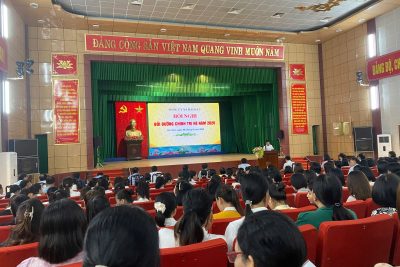 CÁN BỘ, GIÁO VIÊN, NHÂN VIÊN TRƯỜNG THCS HẢI PHƯƠNG THAM GIA HỘI NGHỊ BỒI DƯỠNG, TẬP HUẤN LÝ LUẬN CHÍNH TRỊ HÈ NĂM 2026
